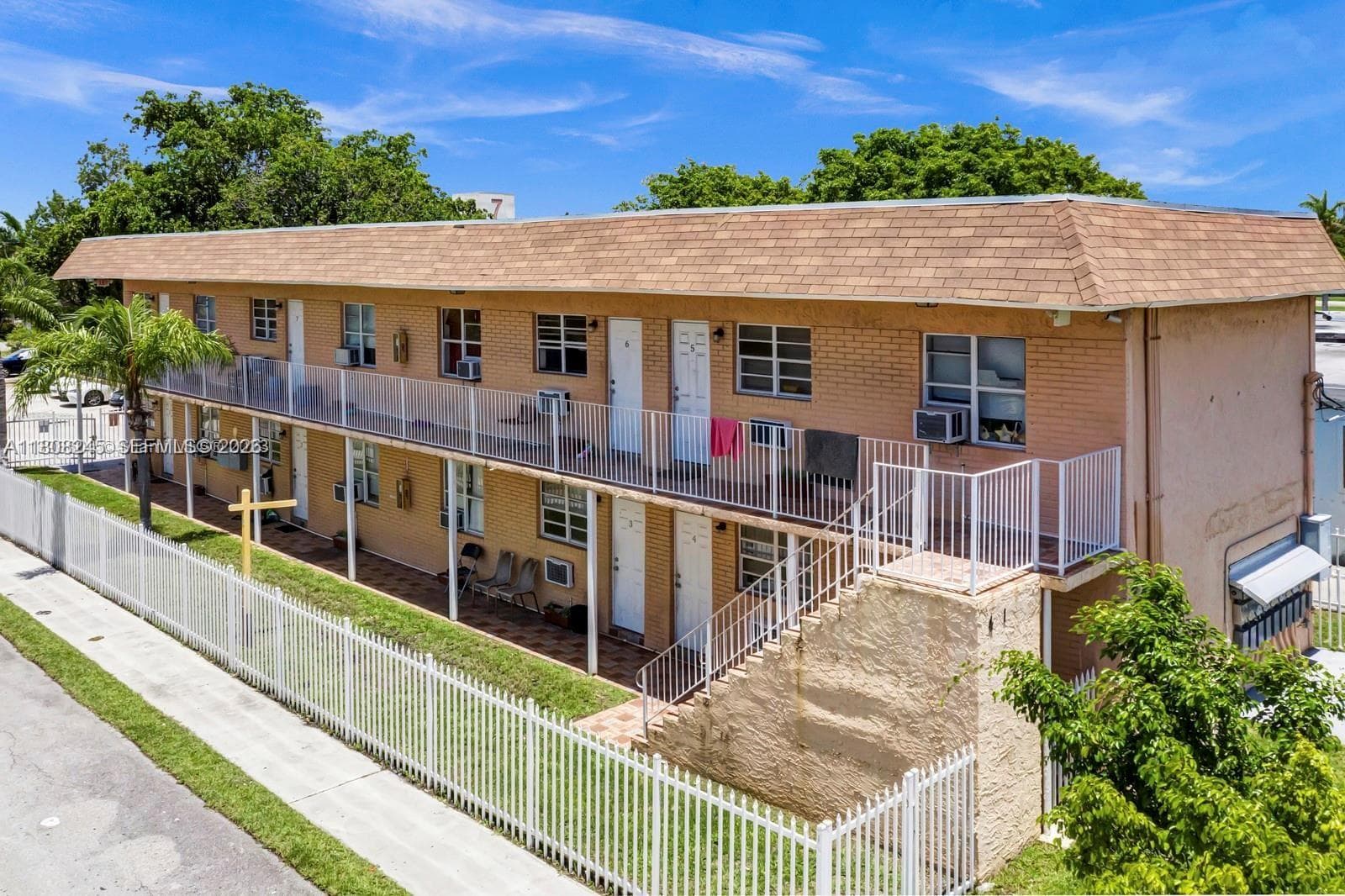 401 N Dixie Hwy · #6 in Hallandale Beach - Photo 1