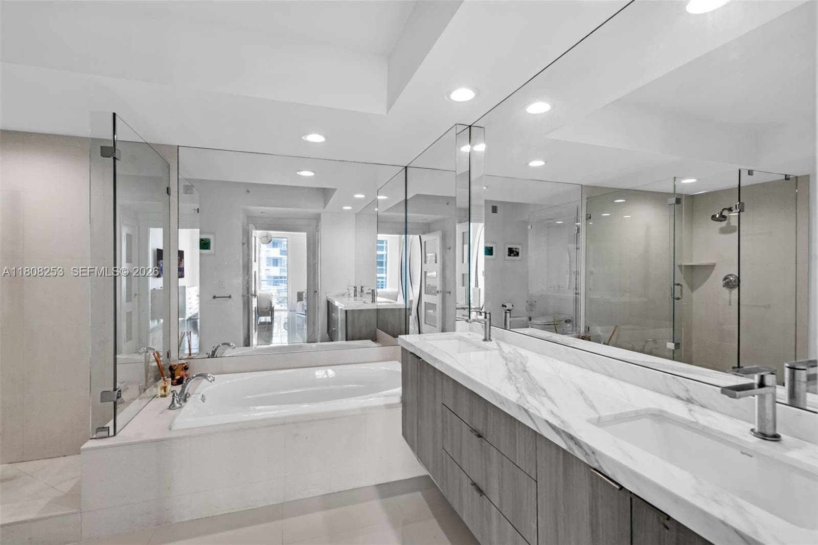 SAPPHIRE · #602N in Fort Lauderdale - Photo 16
