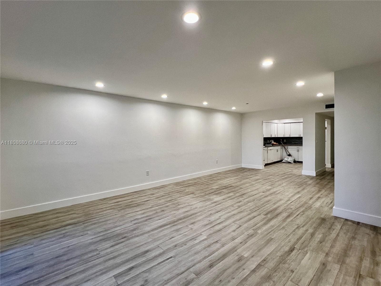 CLAREMONT PLACE · #202 in North Miami - Photo 2