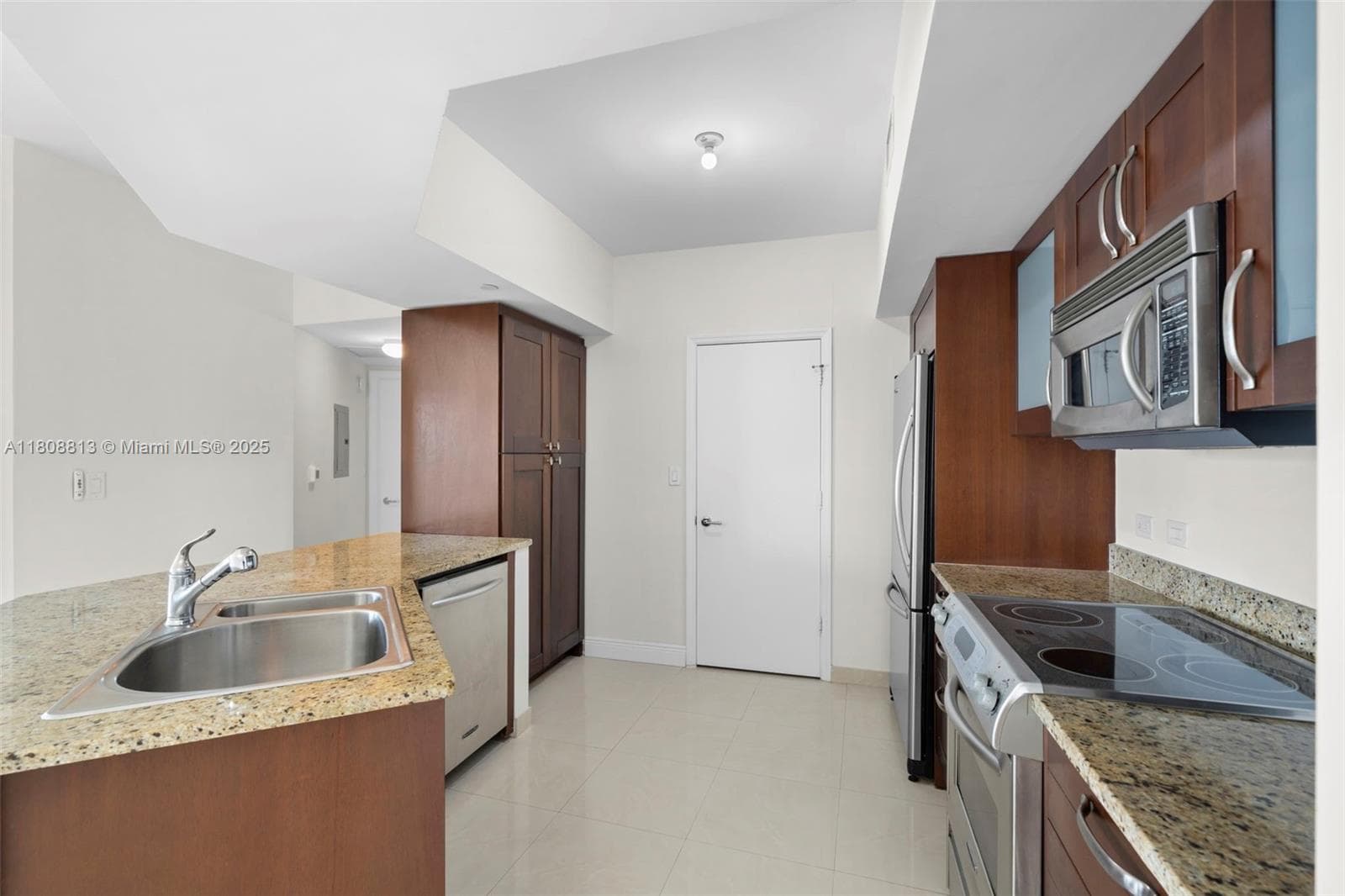 TURNBERRY VILLAGE · #706 in Aventura - Photo 13