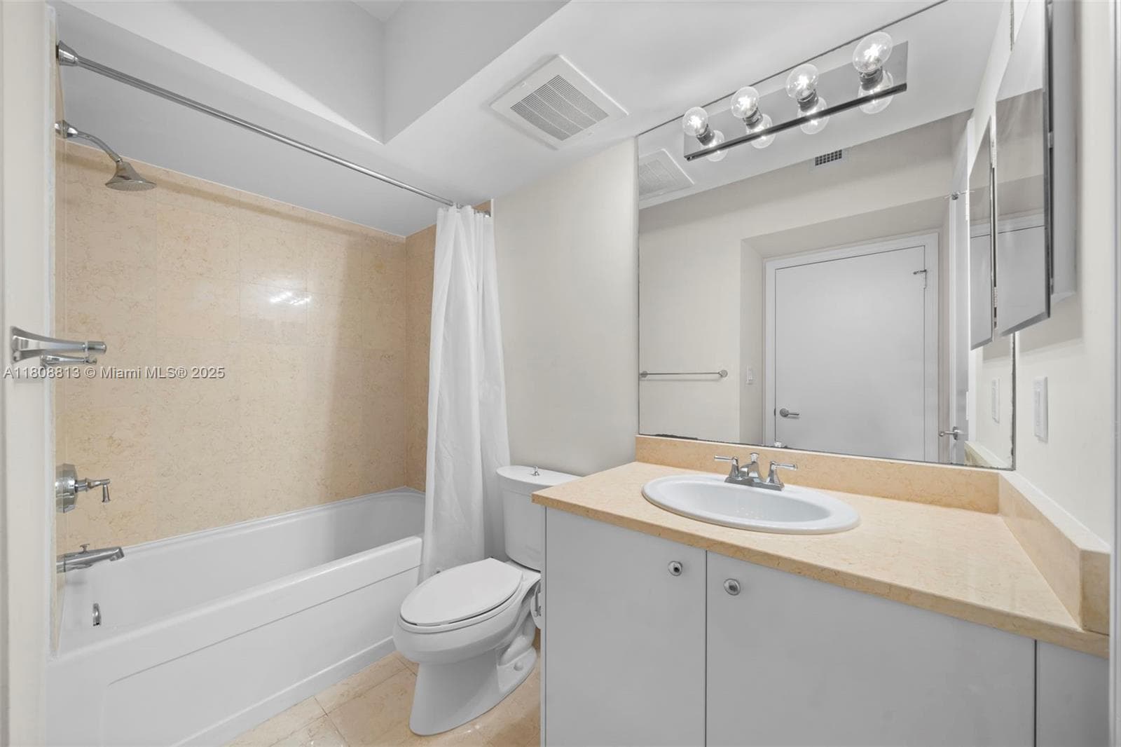 TURNBERRY VILLAGE · #706 in Aventura - Photo 9