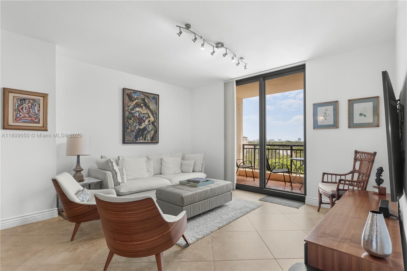 The Waverly at Las Olas · #718 in Fort Lauderdale - Photo 2