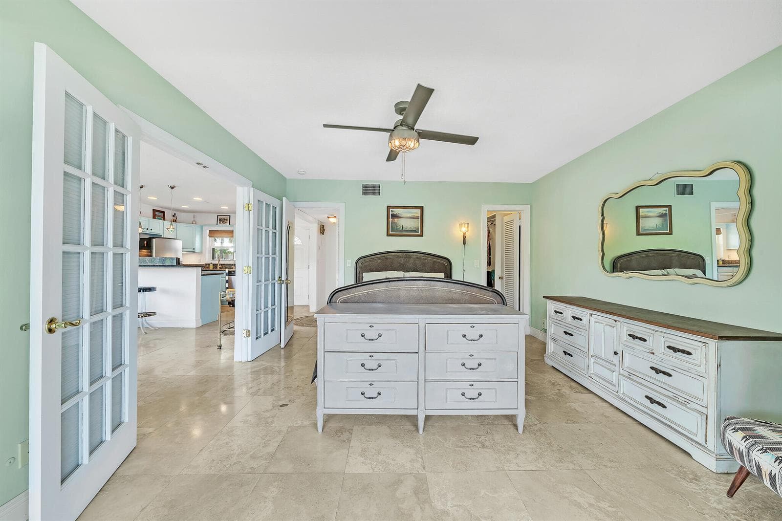 6 Bedroom (5)