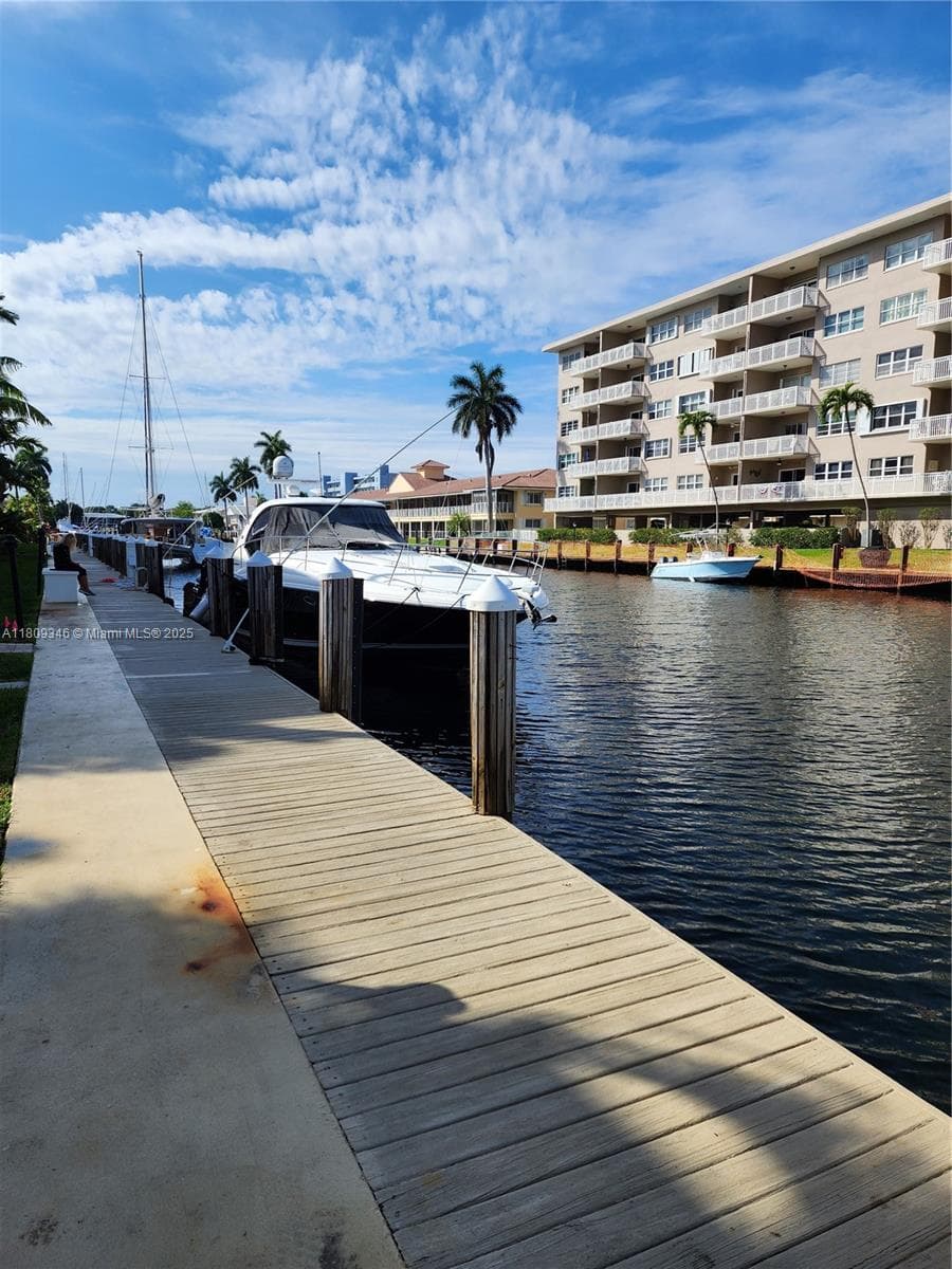 Waterside on the Intracoa · #320 in Fort Lauderdale - Photo 25