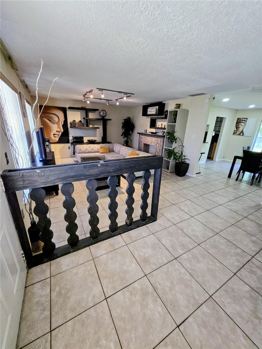 14910 S River Dr #1 photo 2