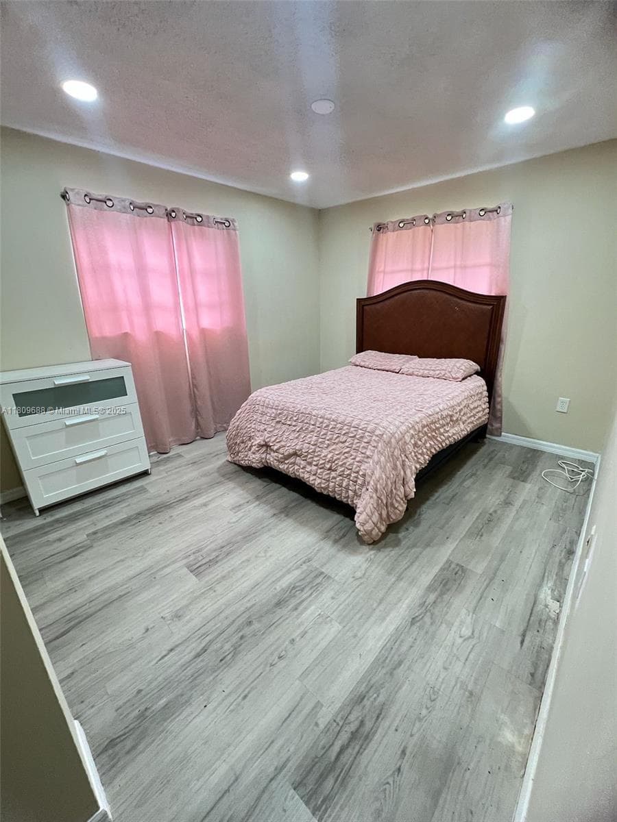 14910 S River Dr #1 photo 6