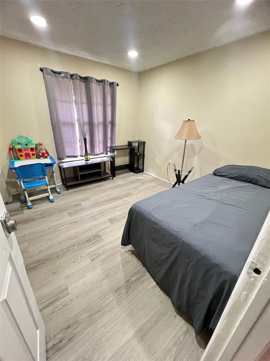 14910 S River Dr #1 photo 9