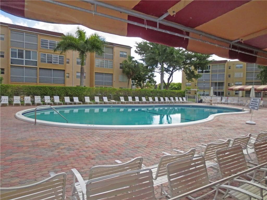 SOMERSET NO SIX CONDO · #107 in Lauderdale Lakes - Photo 16