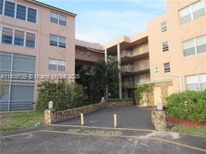 SOMERSET NO SIX CONDO · #107 in Lauderdale Lakes - Photo 1
