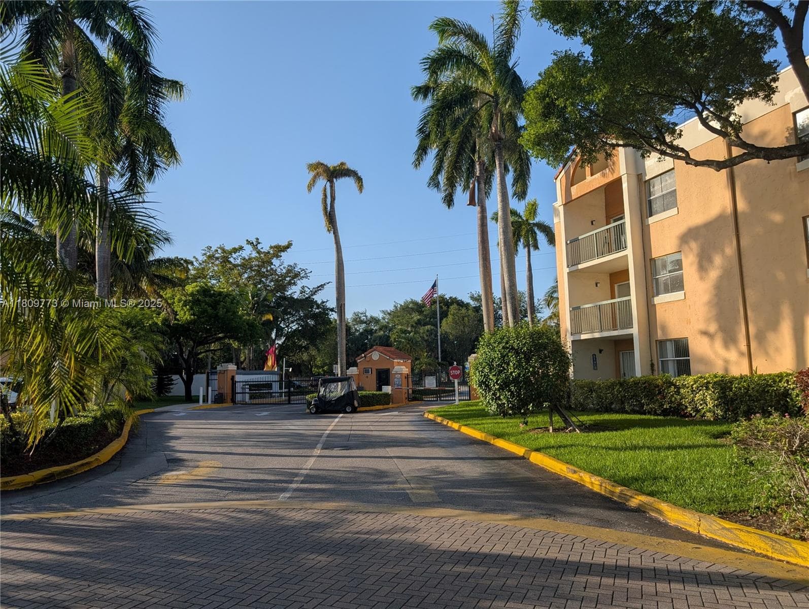 MEDITERRANEAN VILLAS COND · #305 in Hialeah - Photo 6