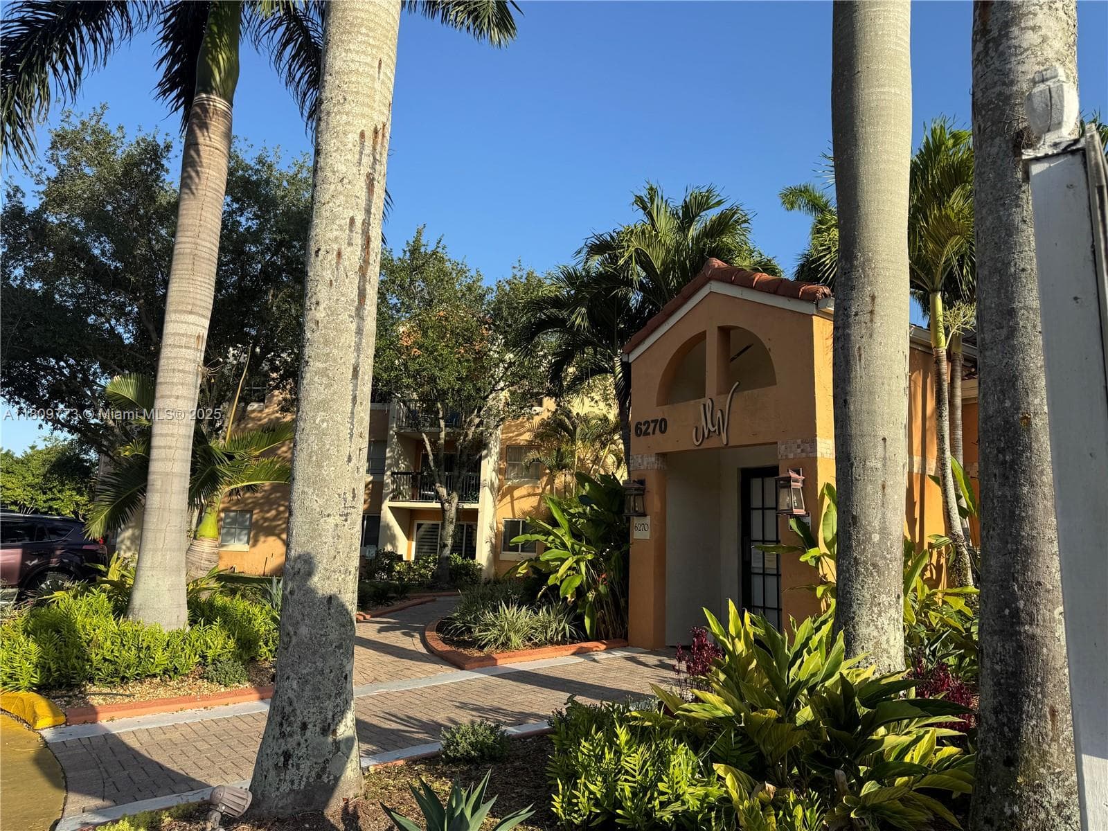 MEDITERRANEAN VILLAS COND · #305 in Hialeah - Photo 3