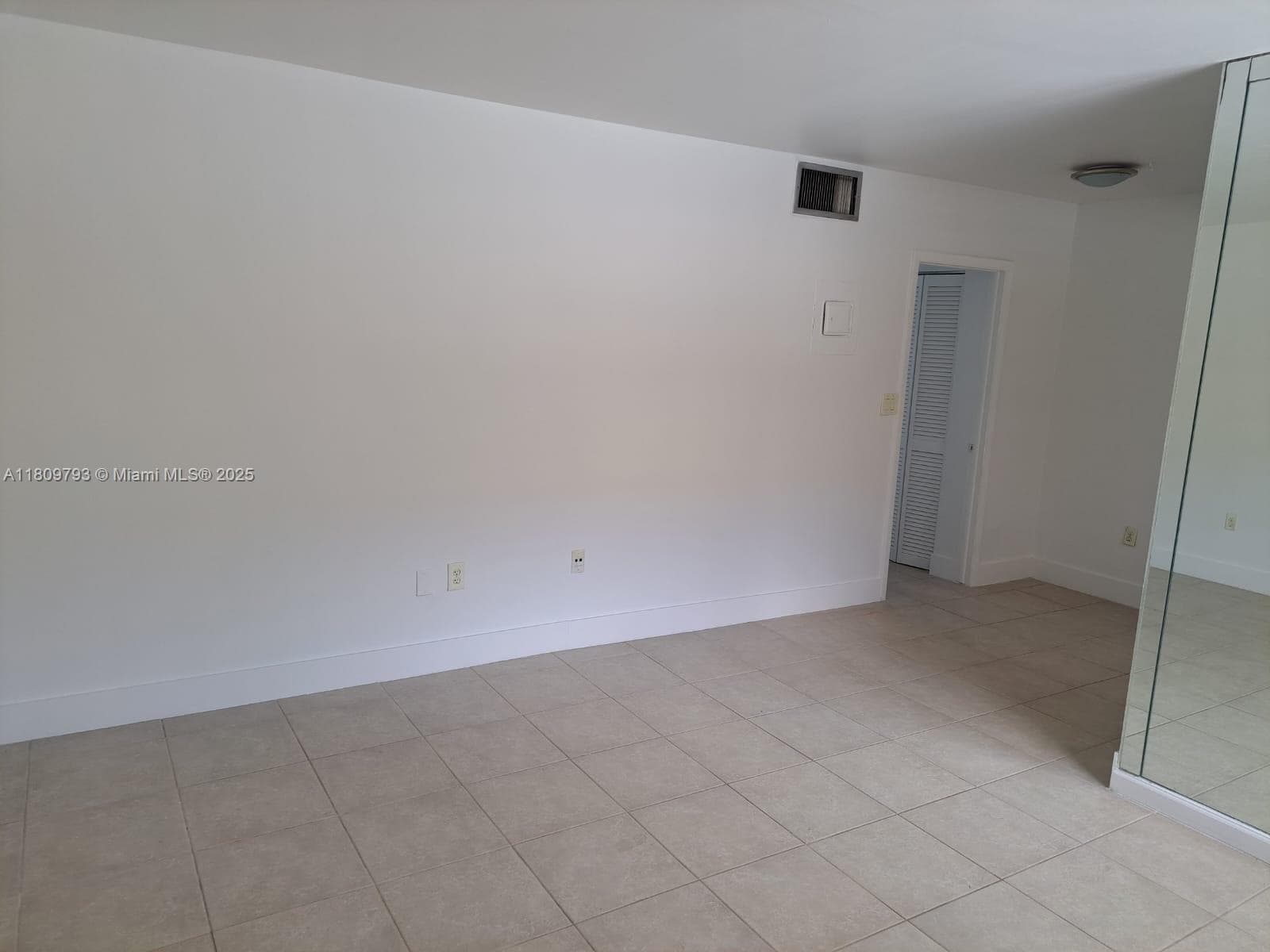 Moonraker Condo · #2D in North Miami - Photo 3