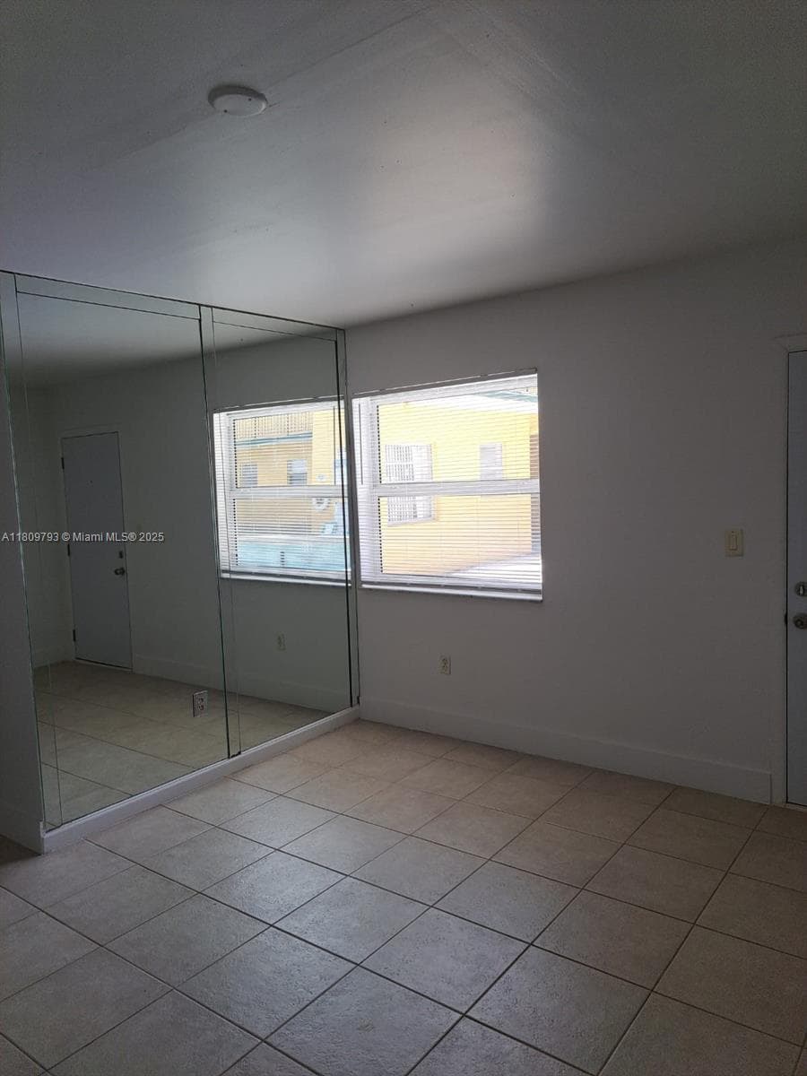Moonraker Condo · #2D in North Miami - Photo 4