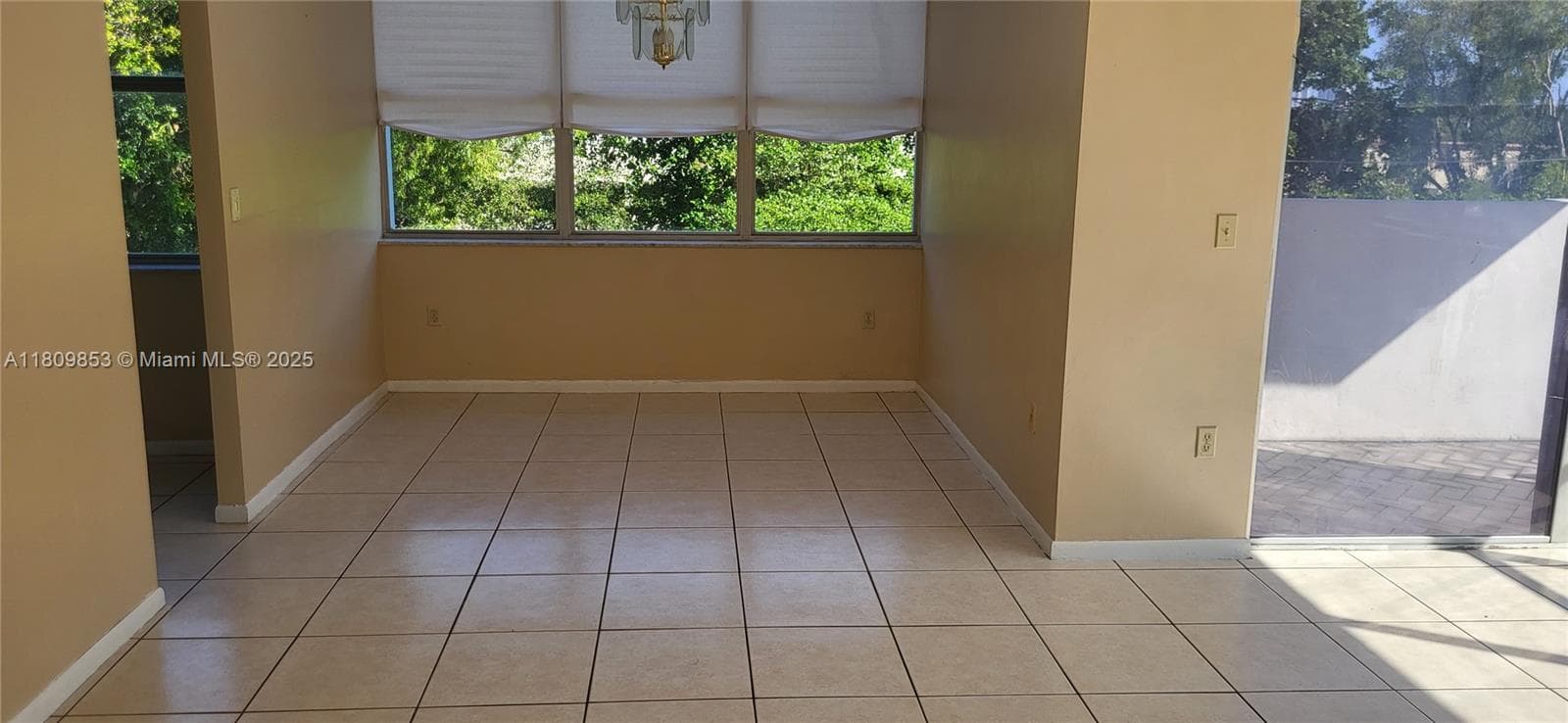 WILSHIRE CONDO · #407E in Miami - Photo 2