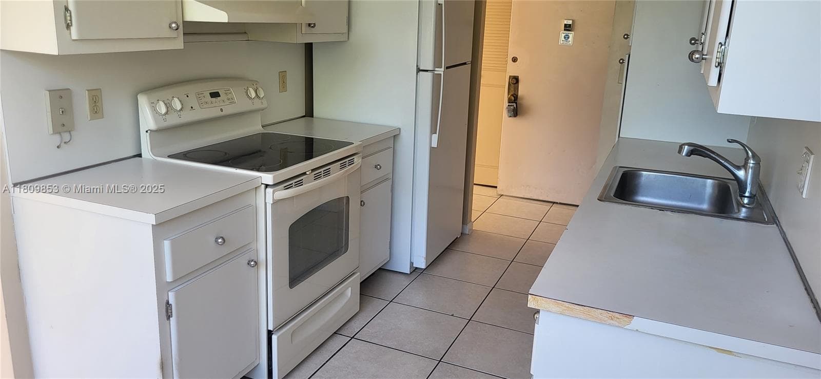 WILSHIRE CONDO · #407E in Miami - Photo 5