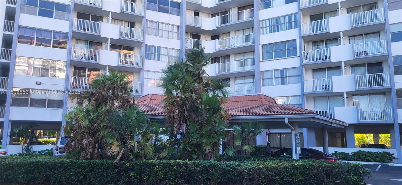 WILSHIRE CONDO · #407E in Miami - Photo 41