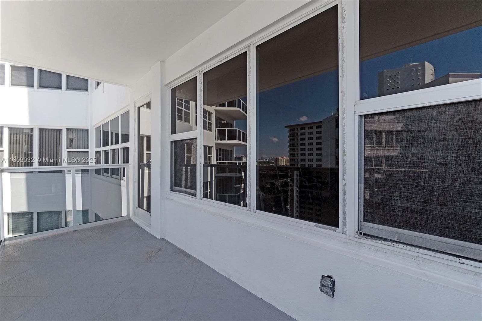 Royal Ambassador Condo · #1408 in Fort Lauderdale - Photo 27