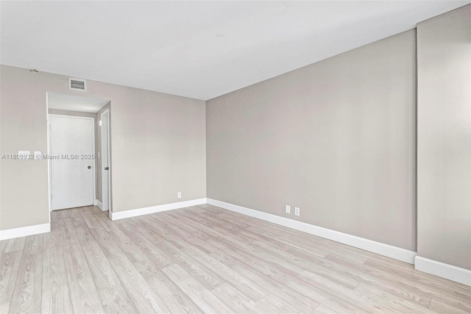 Royal Ambassador Condo · #1408 in Fort Lauderdale - Photo 12