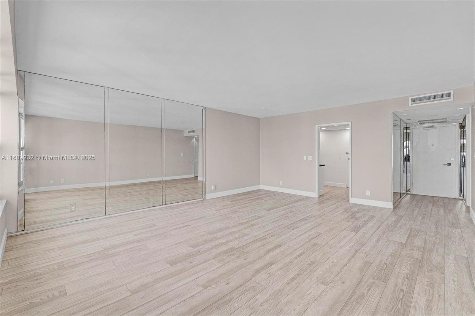 Royal Ambassador Condo · #1408 in Fort Lauderdale - Photo 9