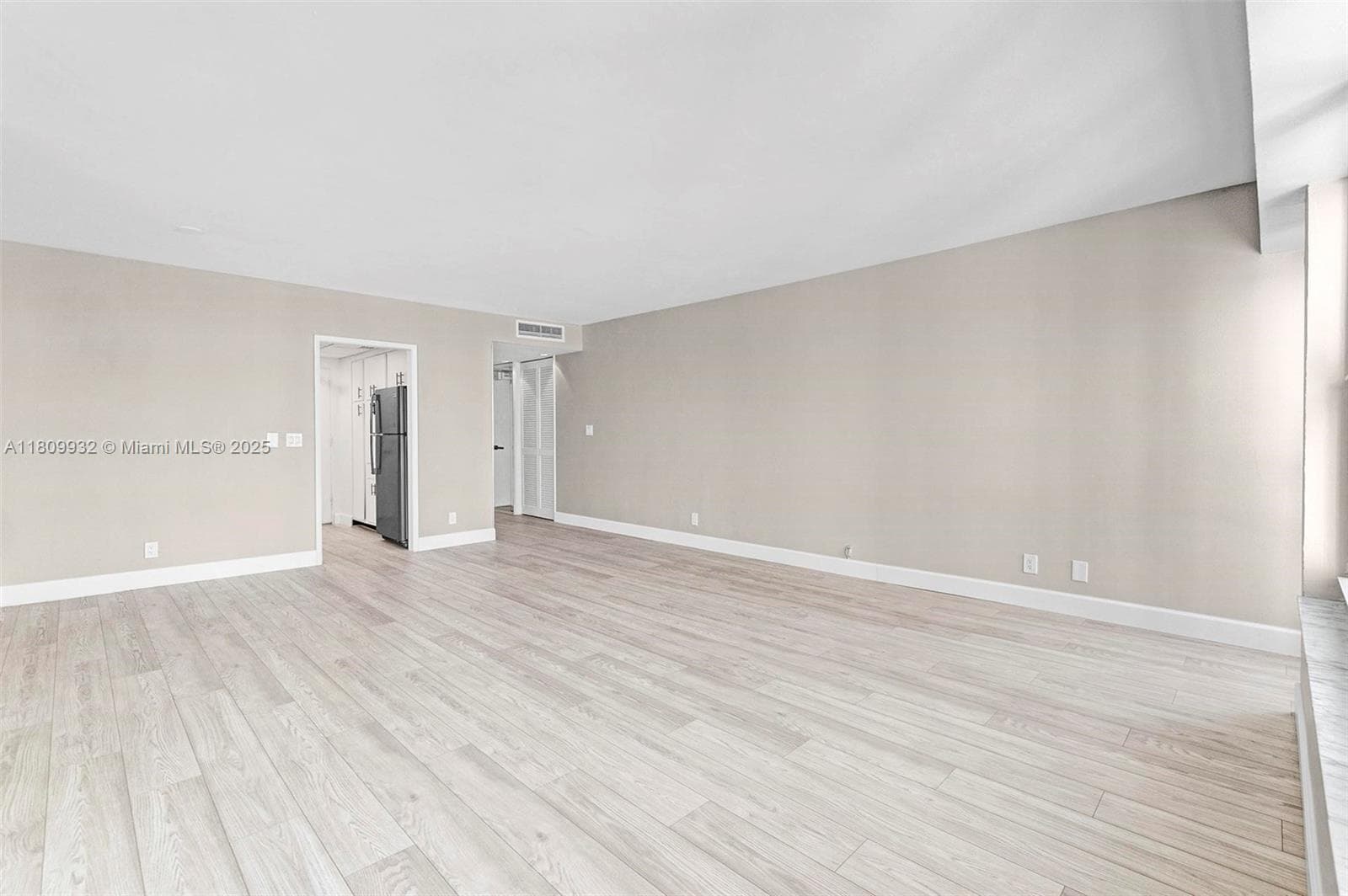 Royal Ambassador Condo · #1408 in Fort Lauderdale - Photo 8