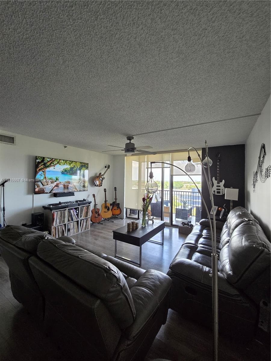 CHANTILLY CONDOMINIUM · #709 in Miami - Photo 5