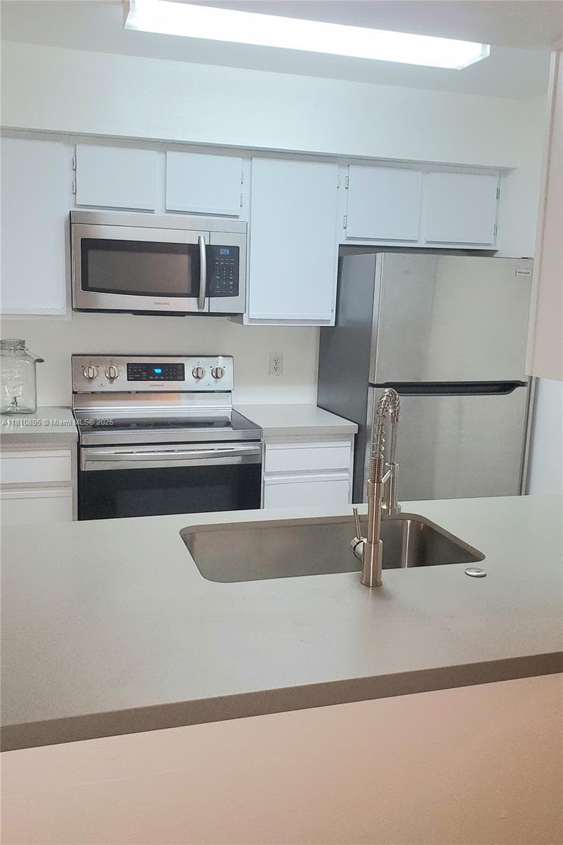 SAILBOAT POINTE CONDO · #1311 in Oakland Park - Photo 11