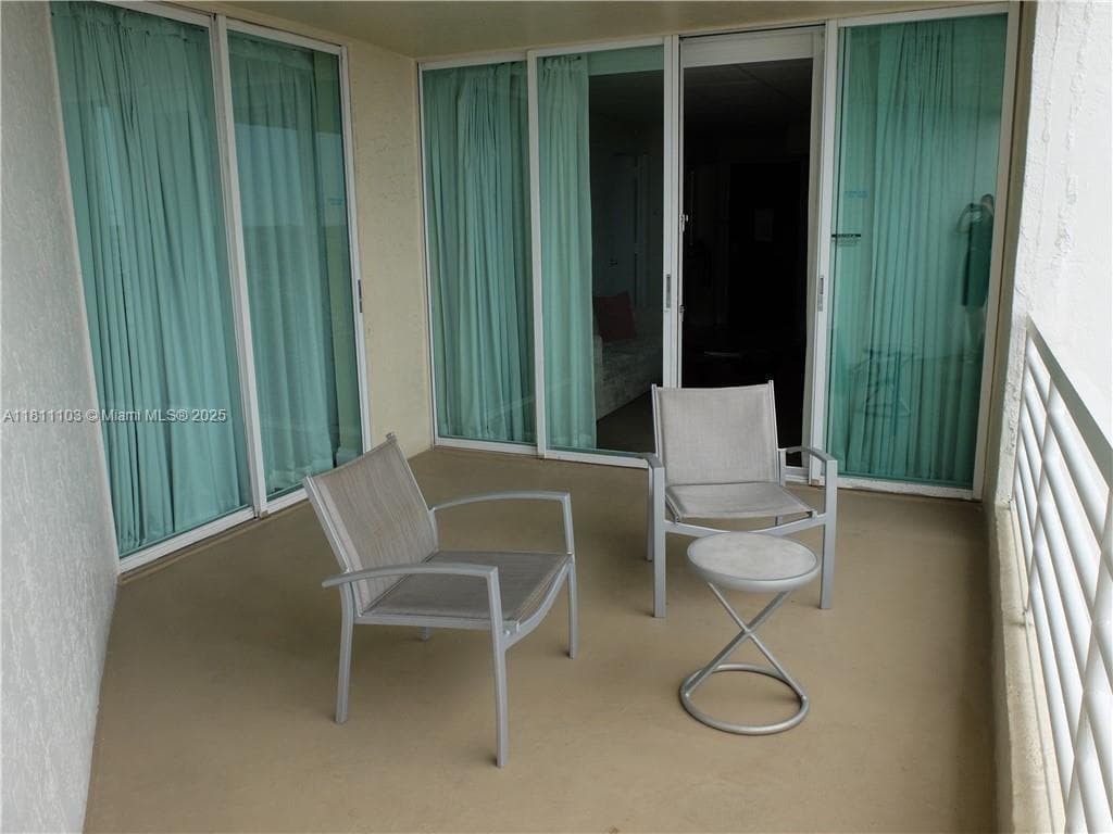GALLERY ONE · #523 in Fort Lauderdale - Photo 9
