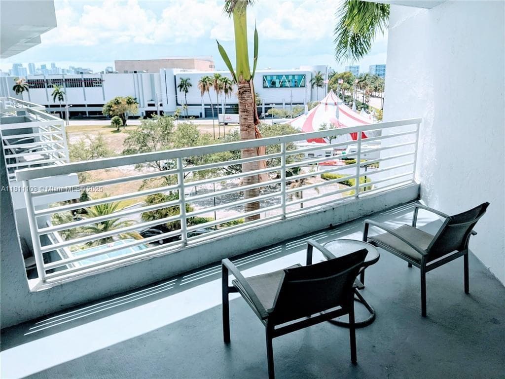 GALLERY ONE · #523 in Fort Lauderdale - Photo 8