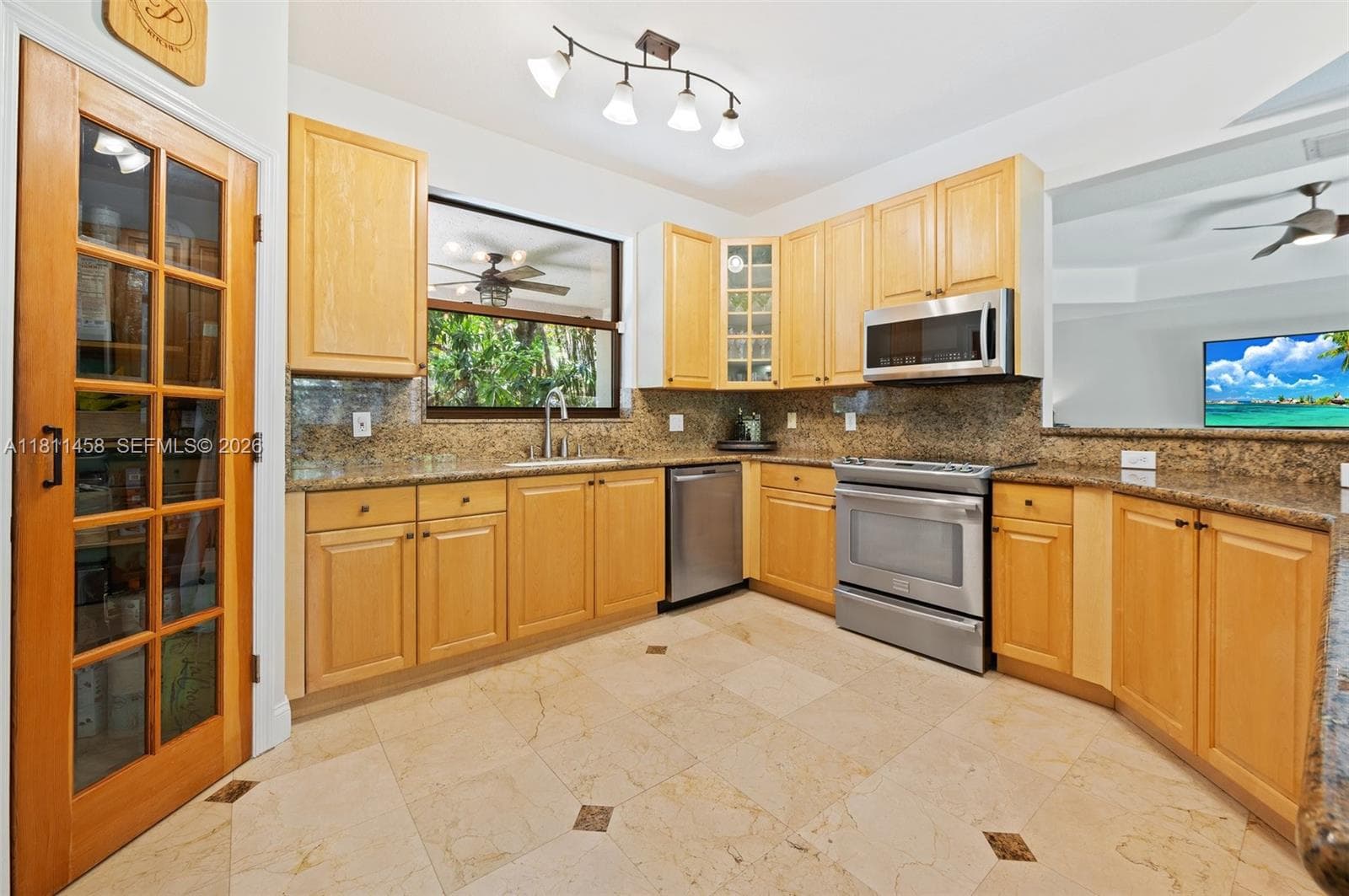 8205 SW 171st Ter photo 9
