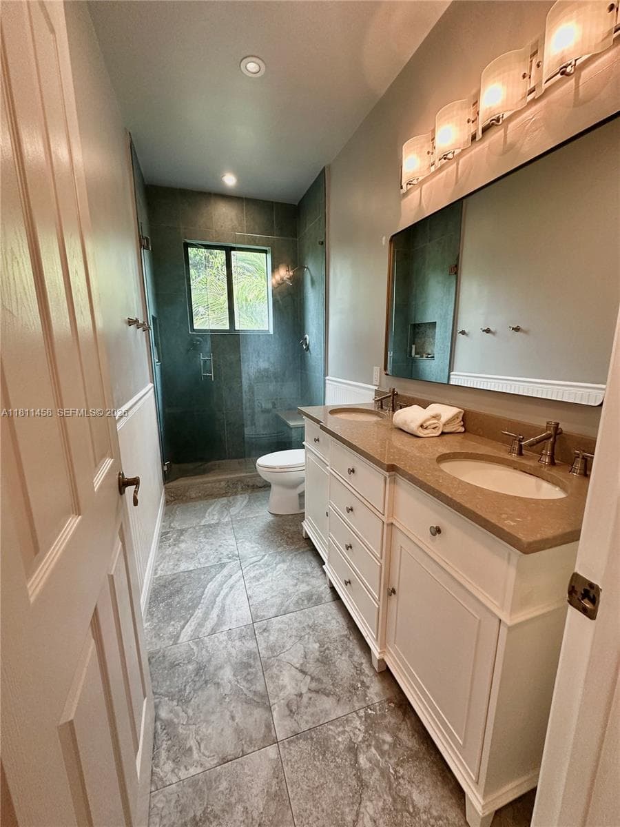 8205 SW 171st Ter photo 19