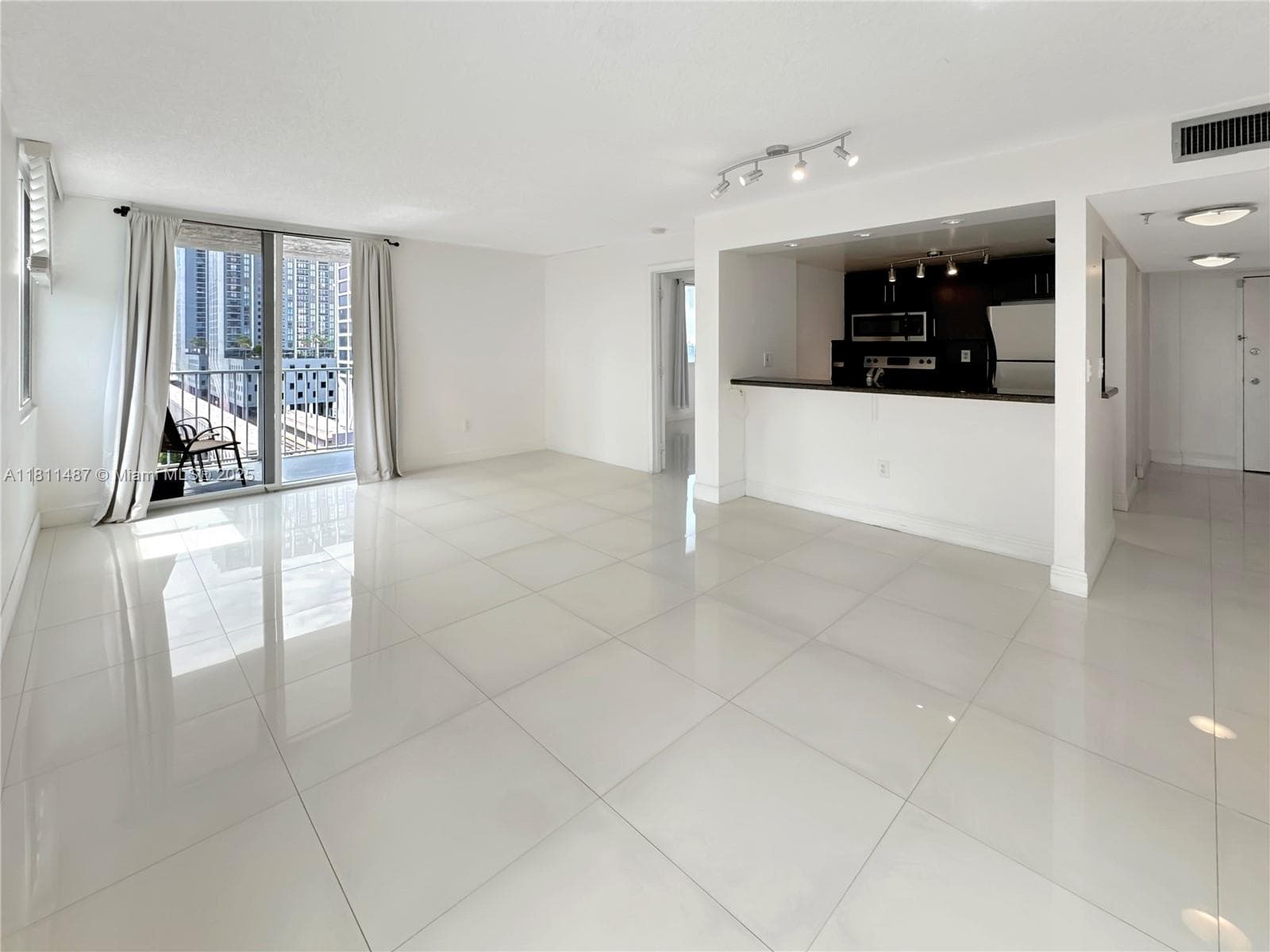 Madison Downtown Condo · #W-1903 in Miami - Photo 6