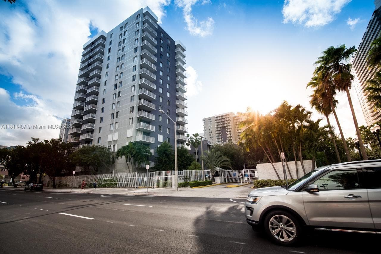 Madison Downtown Condo · #W-1903 in Miami - Photo 47