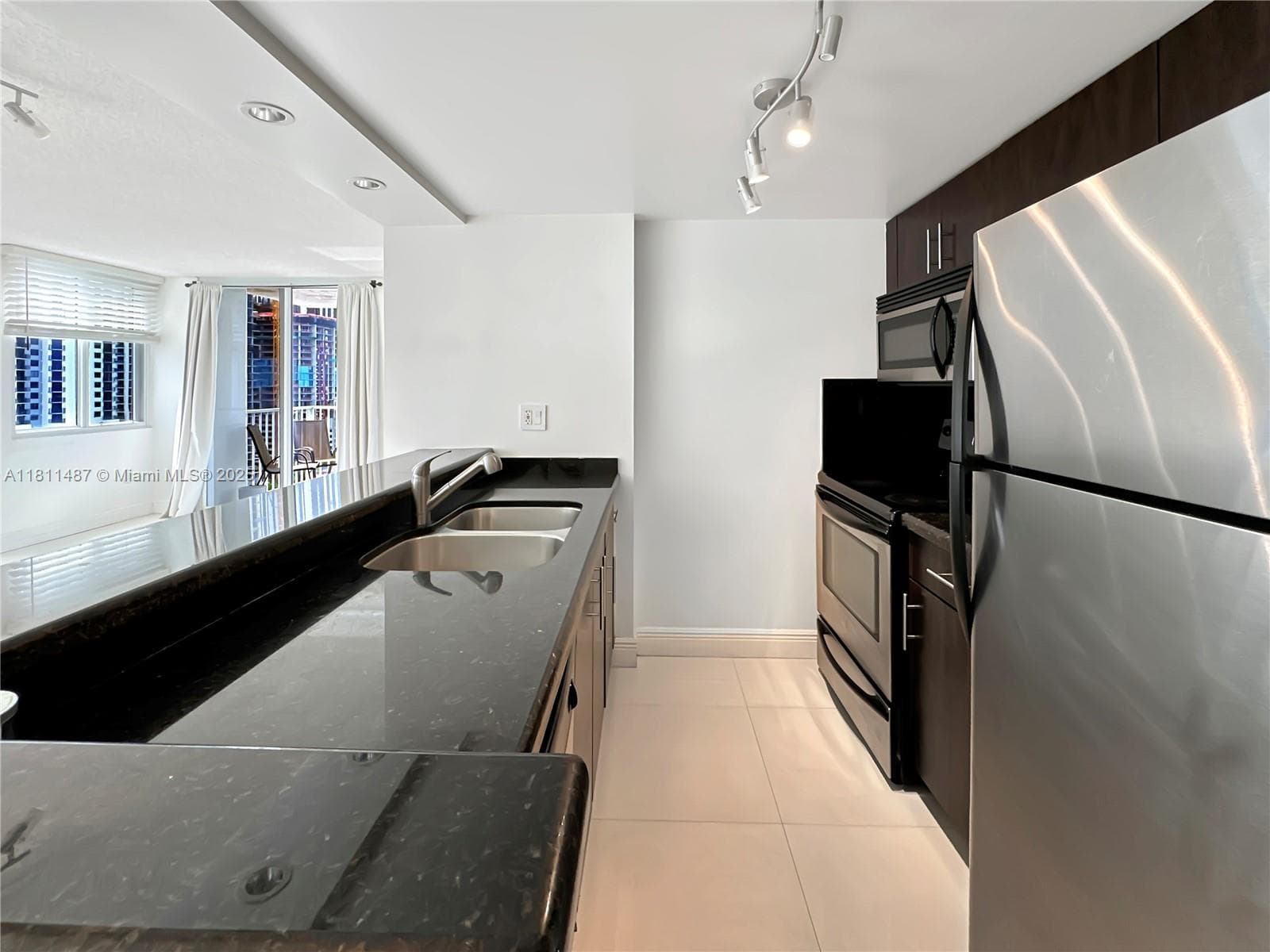 Madison Downtown Condo · #W-1903 in Miami - Photo 7
