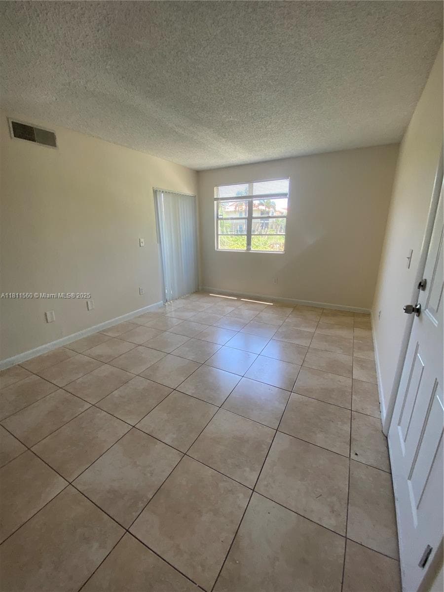 ROYAL POINCIANA CONDO · #1303 in Pompano Beach - Photo 5
