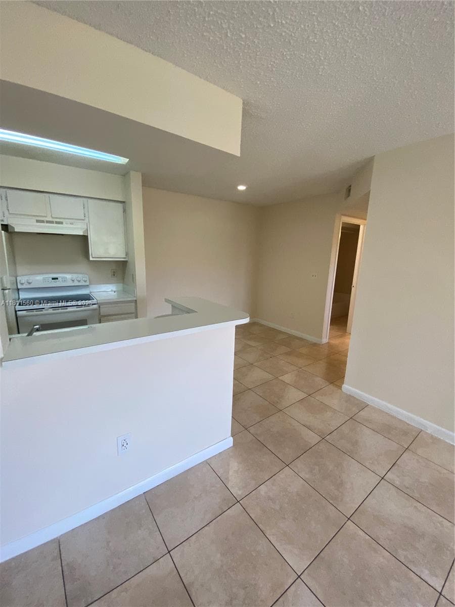 ROYAL POINCIANA CONDO · #1303 in Pompano Beach - Photo 8