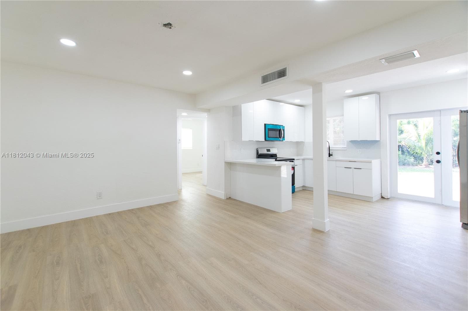 1167 NW 9th Ave #0 photo 4