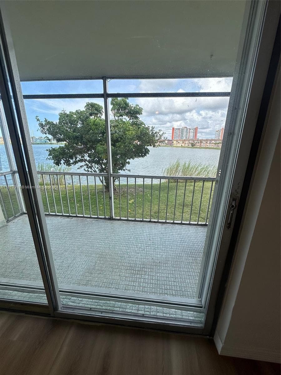 THIRD HORIZONS CONDO · #205 in Miami - Photo 16