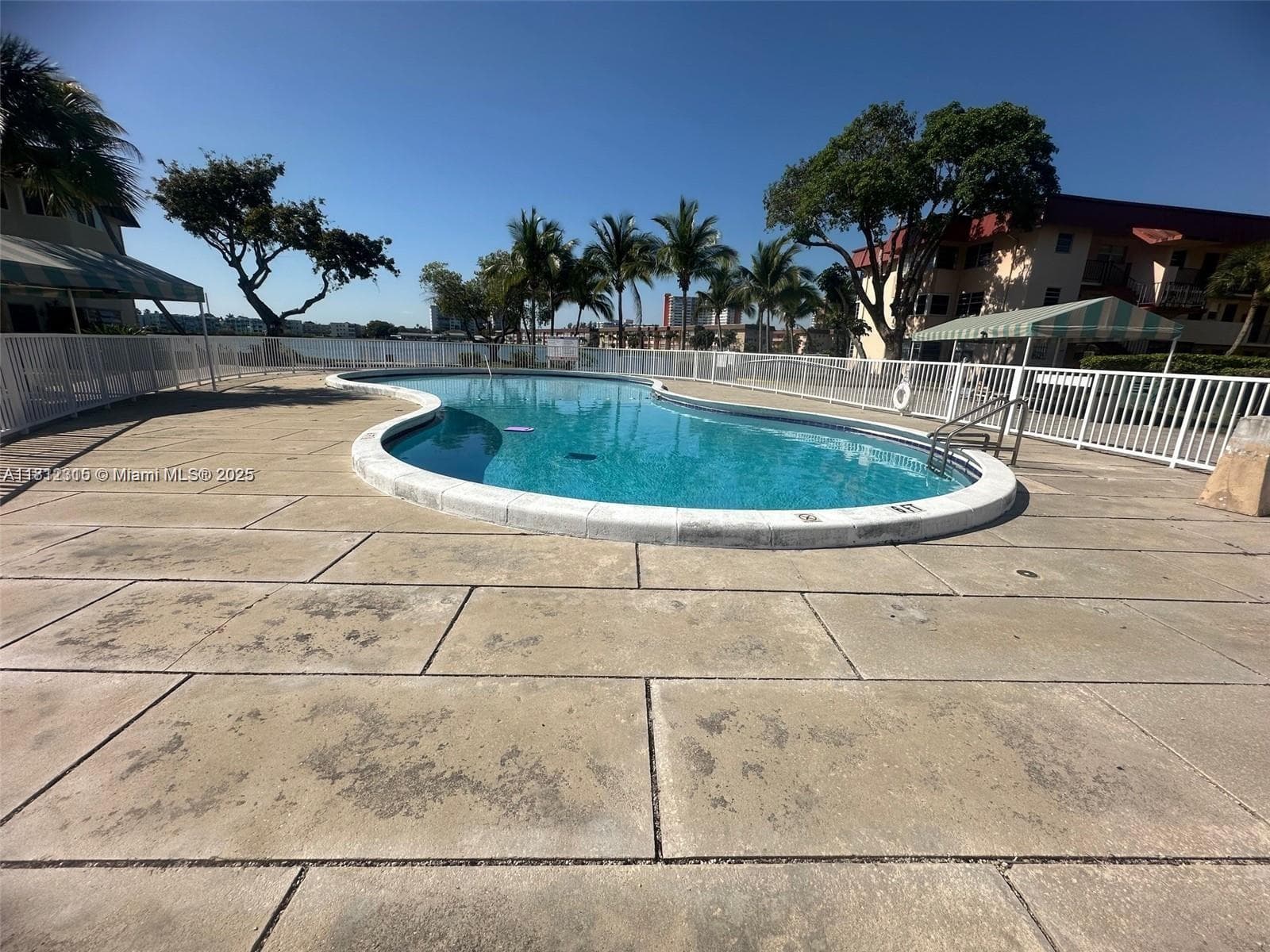 THIRD HORIZONS CONDO · #205 in Miami - Photo 8