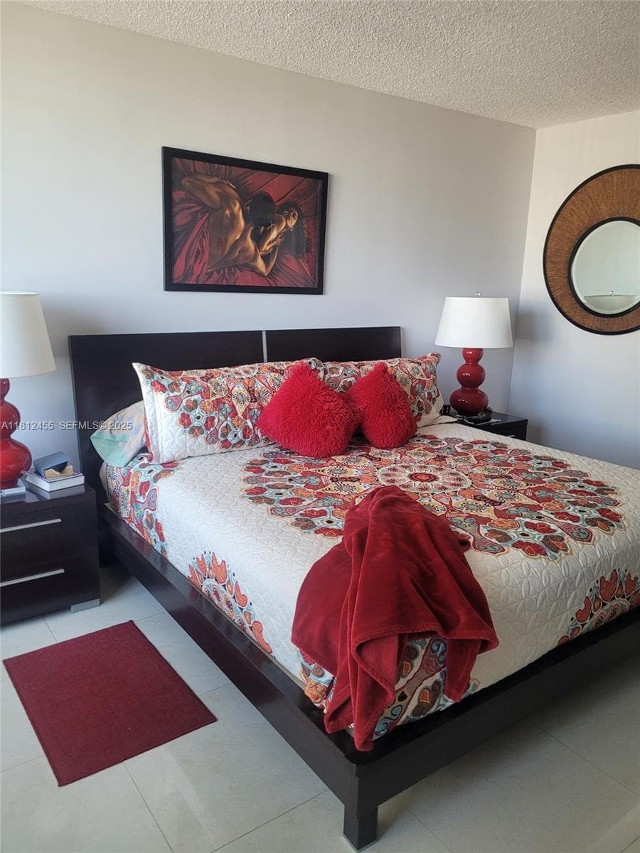 HILLCREST · #619 in Hollywood - Photo 20