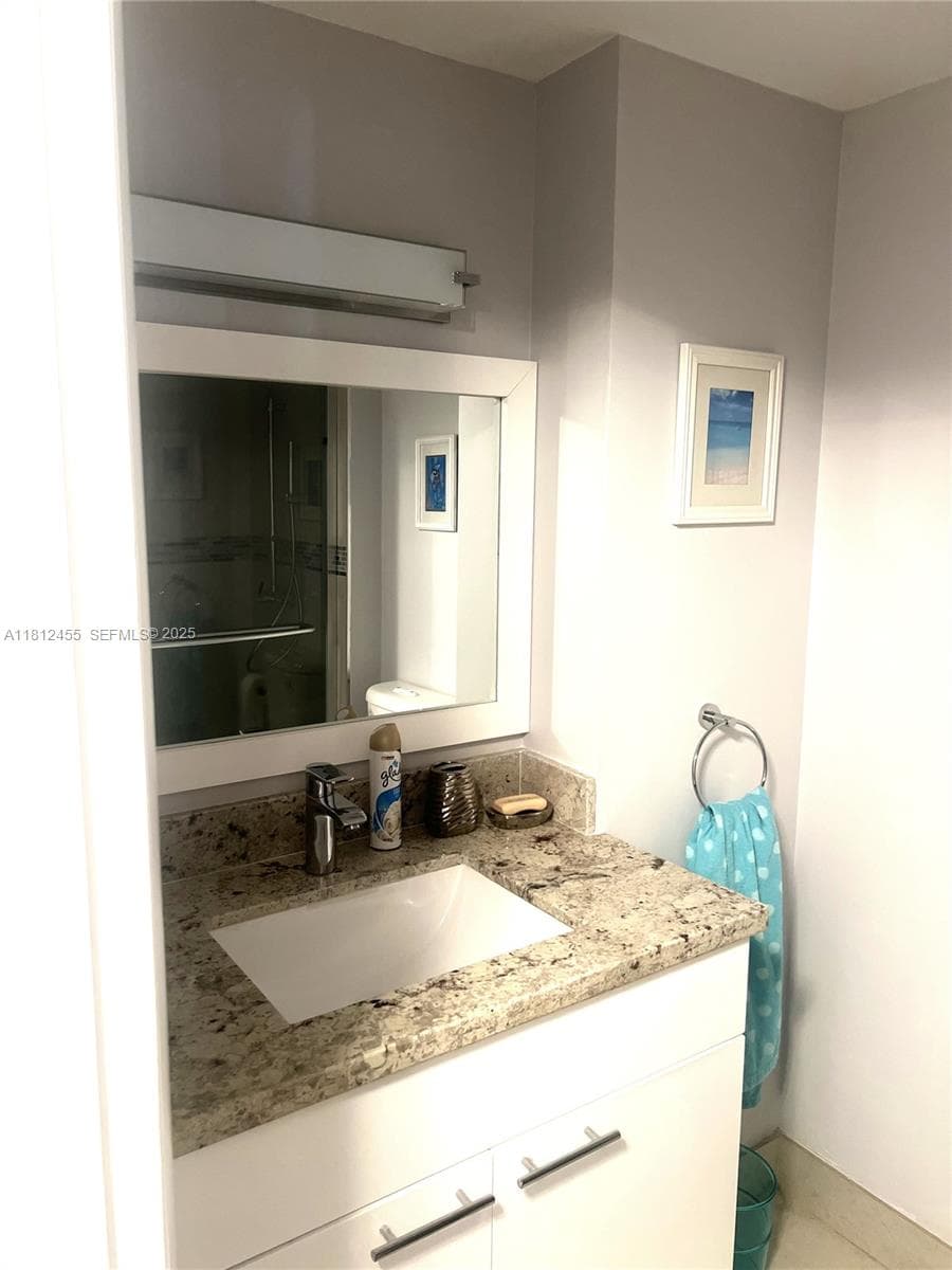 HILLCREST · #619 in Hollywood - Photo 14