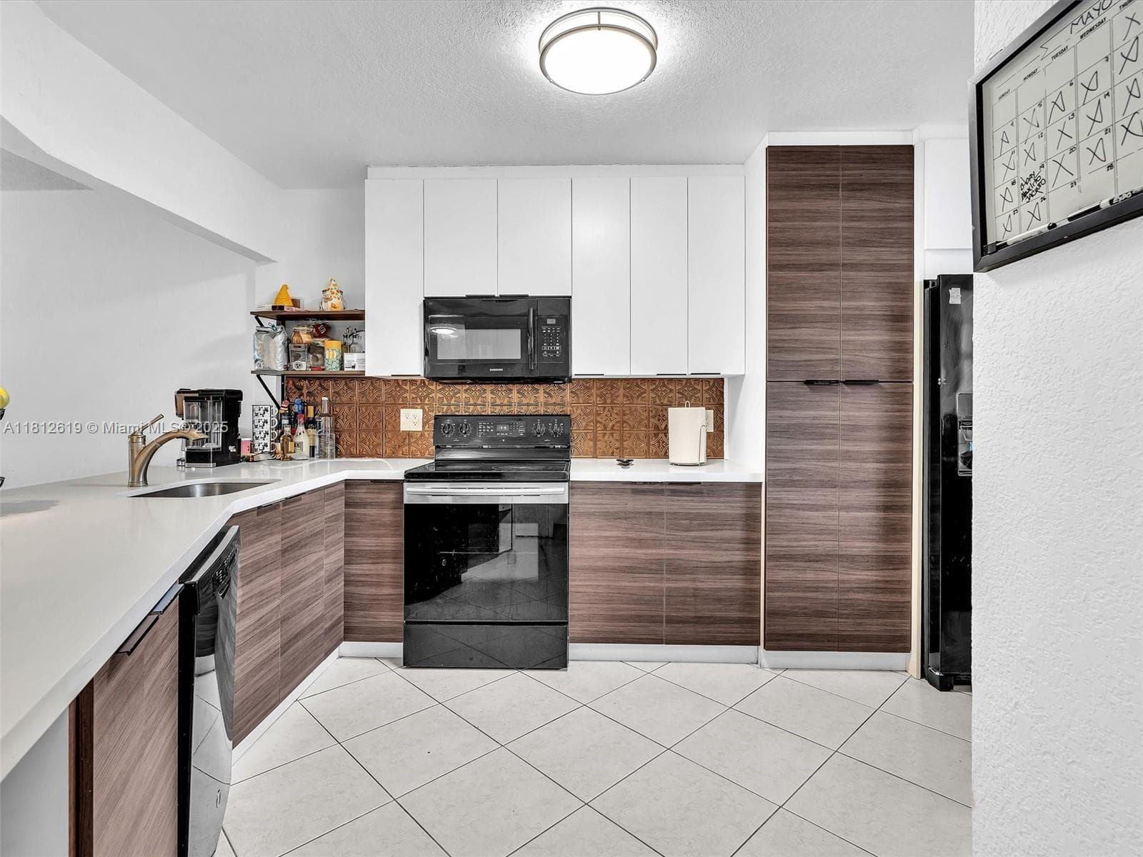 JADE WINDS GROUP · #116-1 in Miami - Photo 2