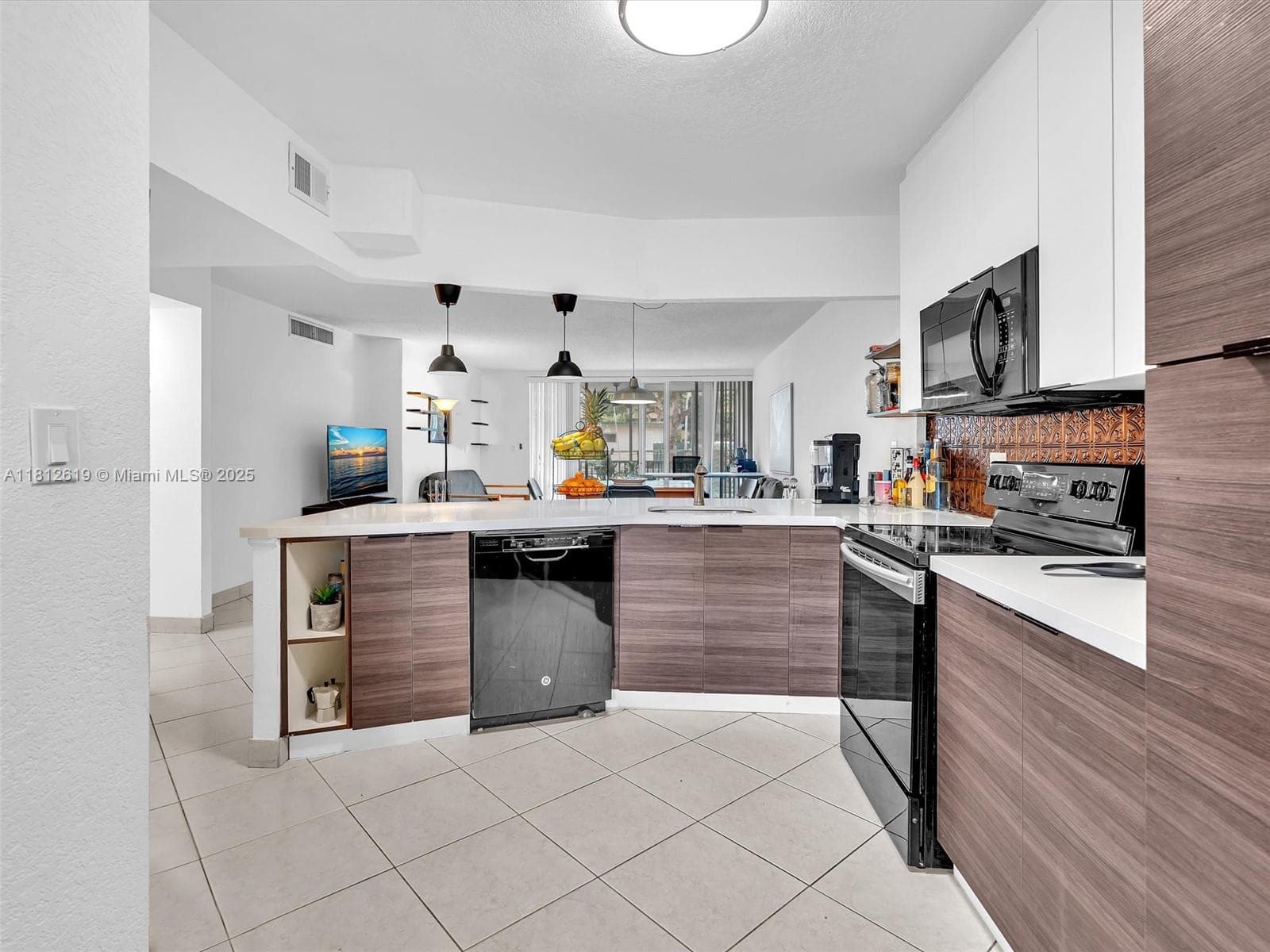 JADE WINDS GROUP · #116-1 in Miami - Photo 6