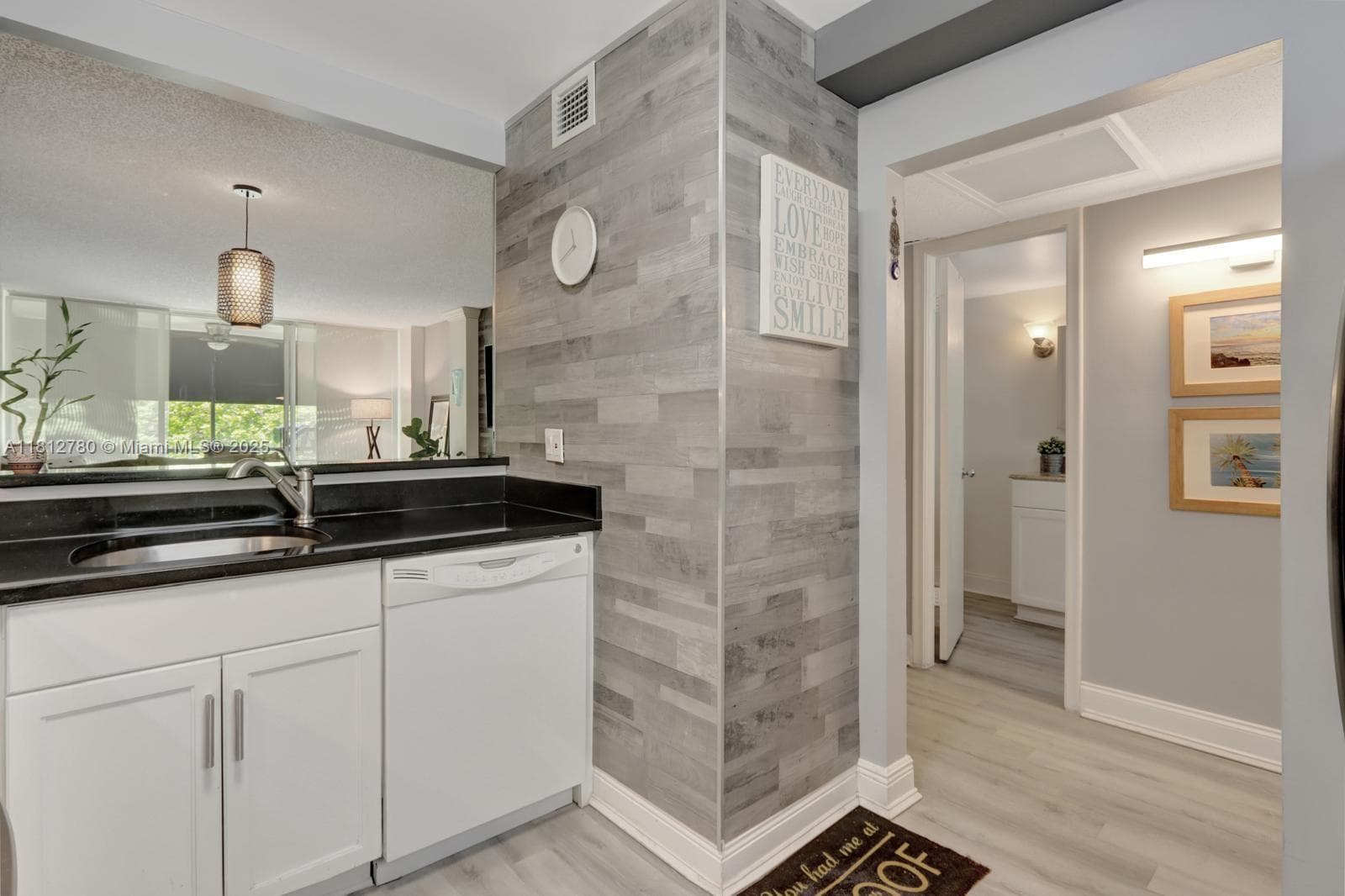 Royal Park Condo · #3D in Oakland Park - Photo 17
