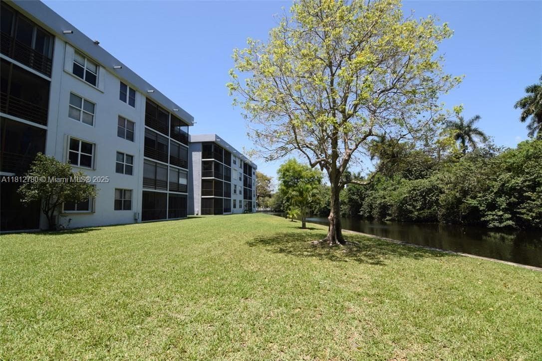 Royal Park Condo · #3D in Oakland Park - Photo 5