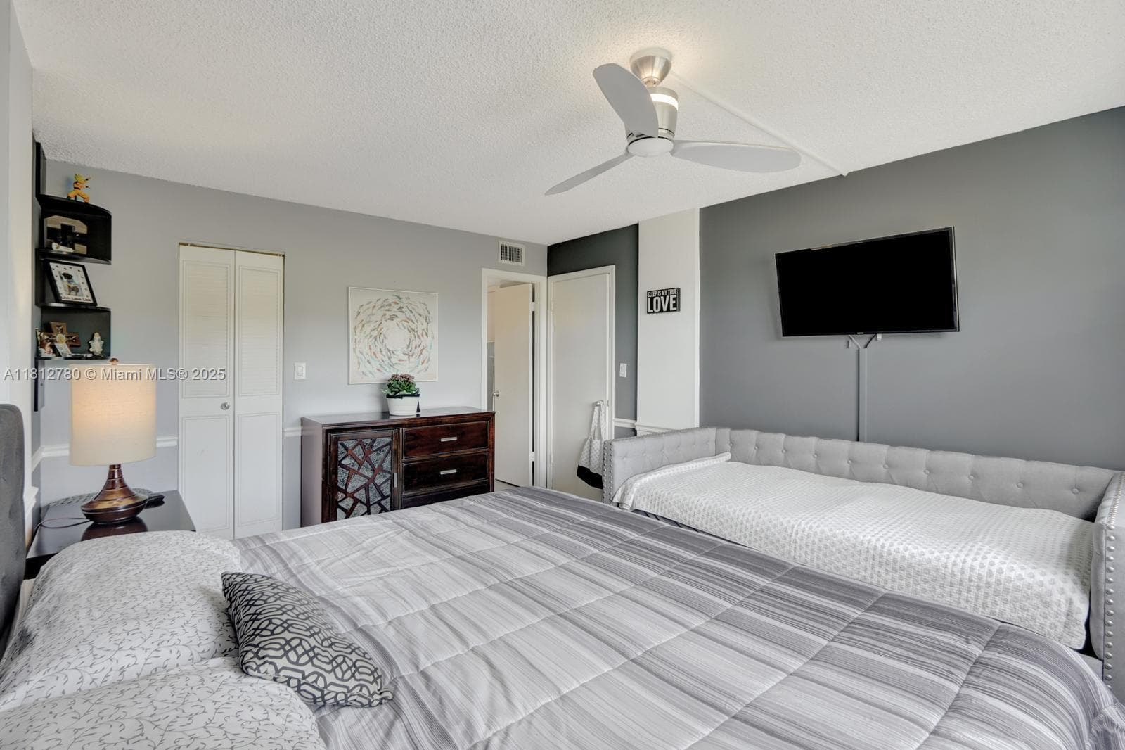 Royal Park Condo · #3D in Oakland Park - Photo 15