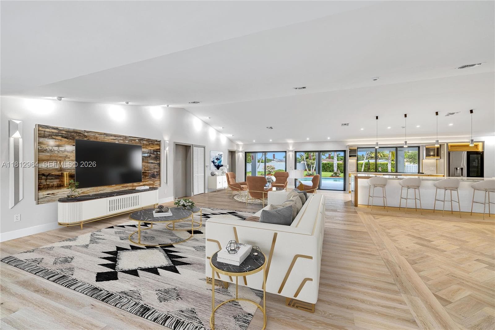 VIRTUAL STAGING