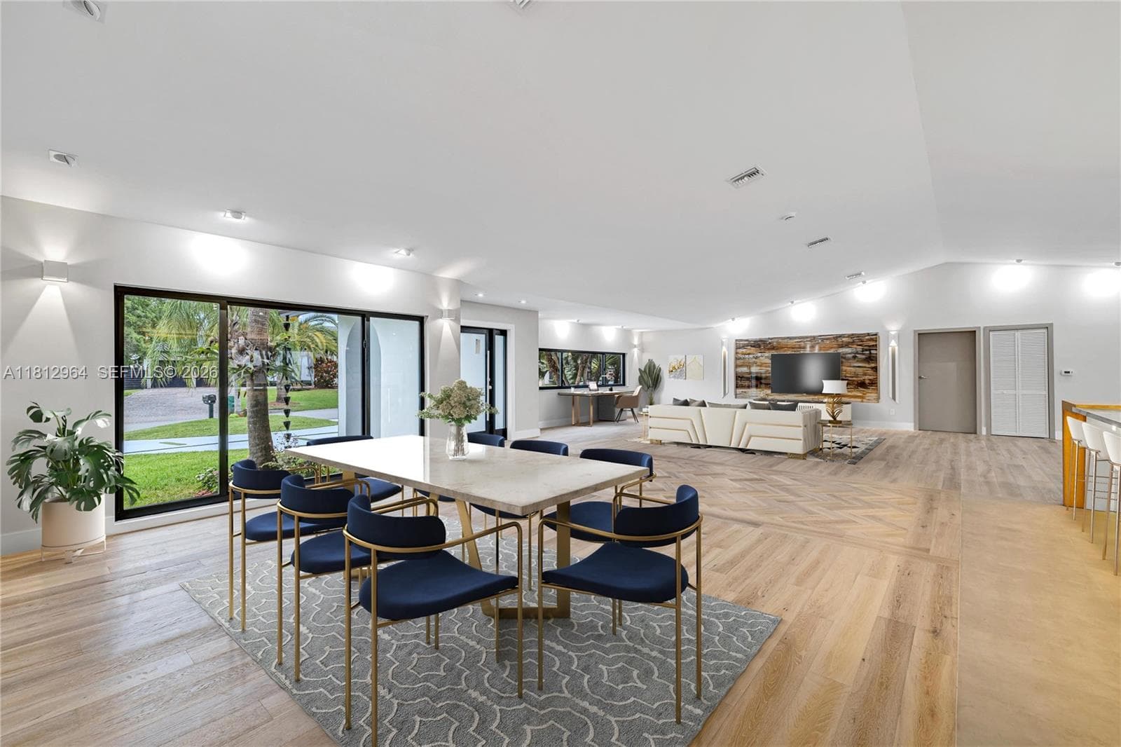 VIRTUAL STAGING