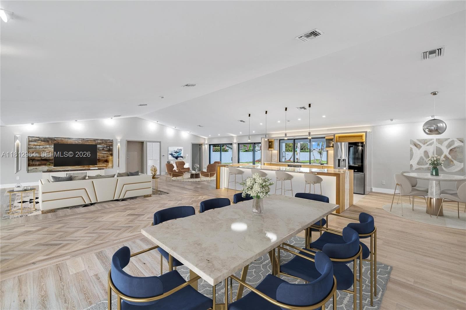 VIRTUAL STAGING
