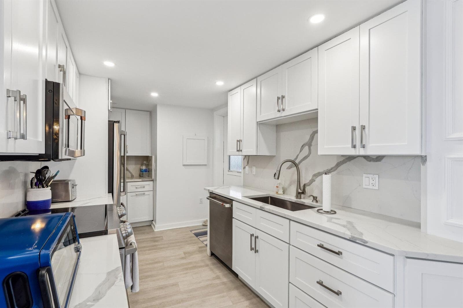 11-web-or-mls-N Ocean Dr 8a-2905-011