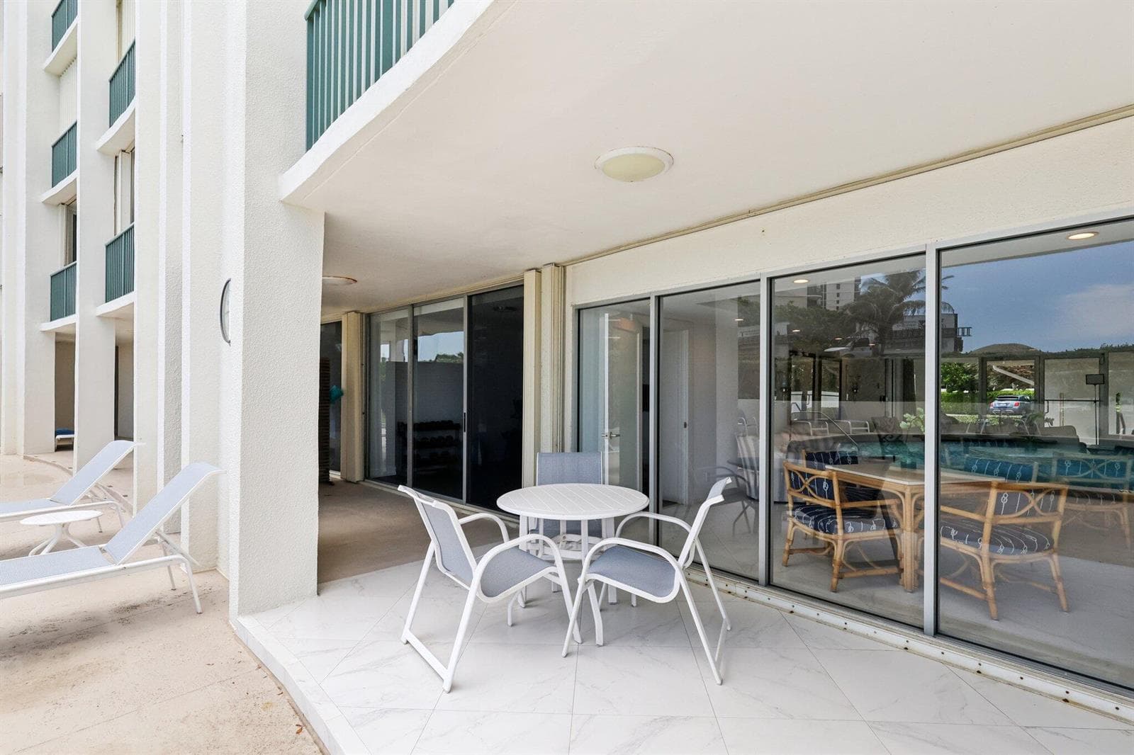 36-web-or-mls-N Ocean Dr 8a-2905-906